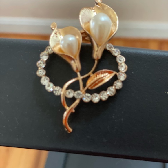 Fashion Pearls Brooch gold Plated With Rhinestone - Picture 3 of 6